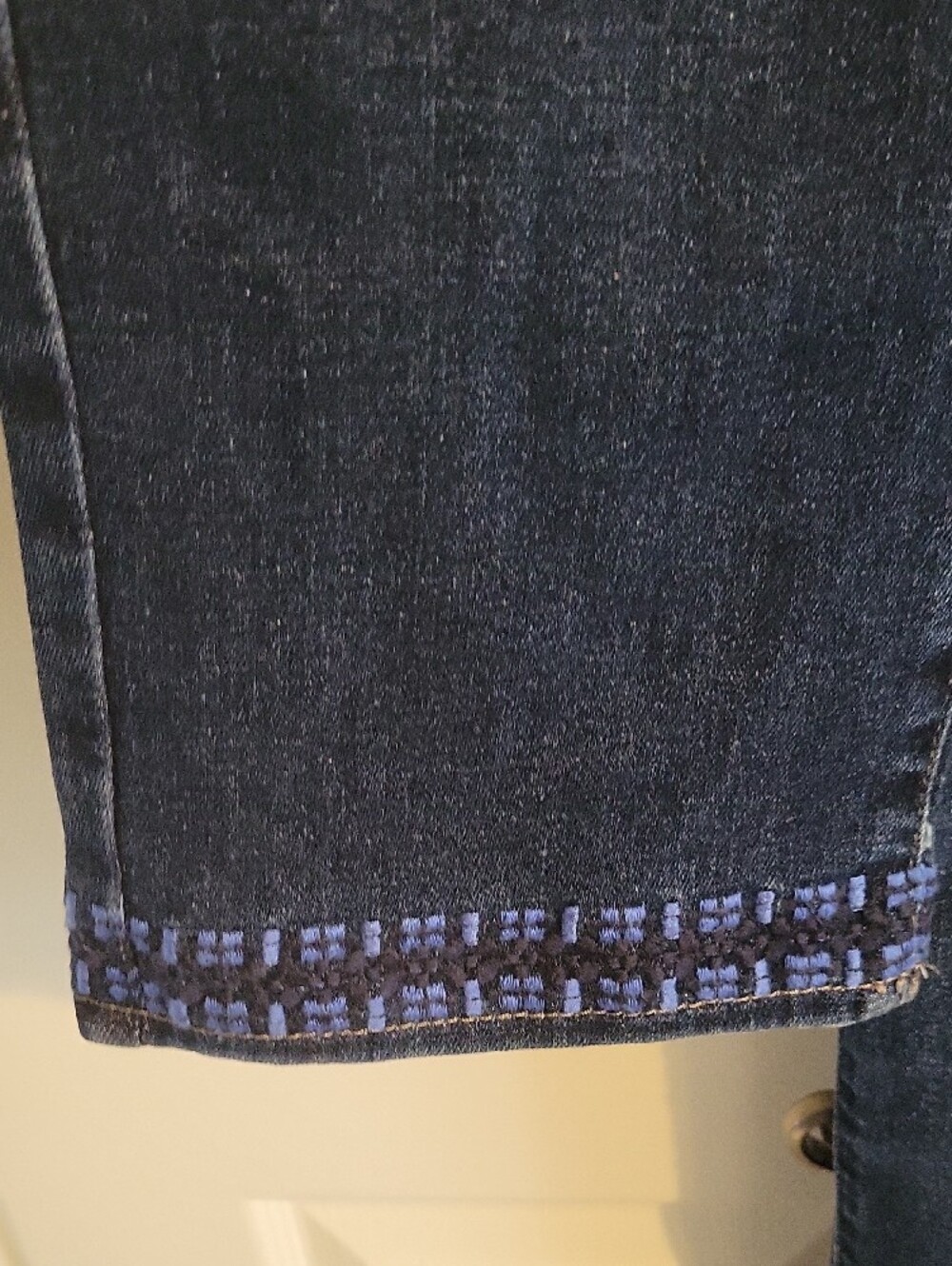 Jag Jeans Sz10 Dark Navy Straight Leg Stretch Denim Embroidered Hem Back pocket - Picture 4 of 6